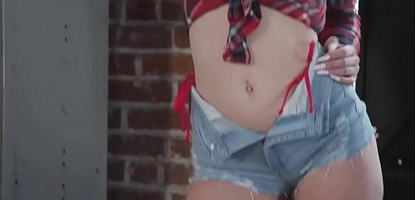  Dixie Lynn Survives Gangbang With Big Black Cocks